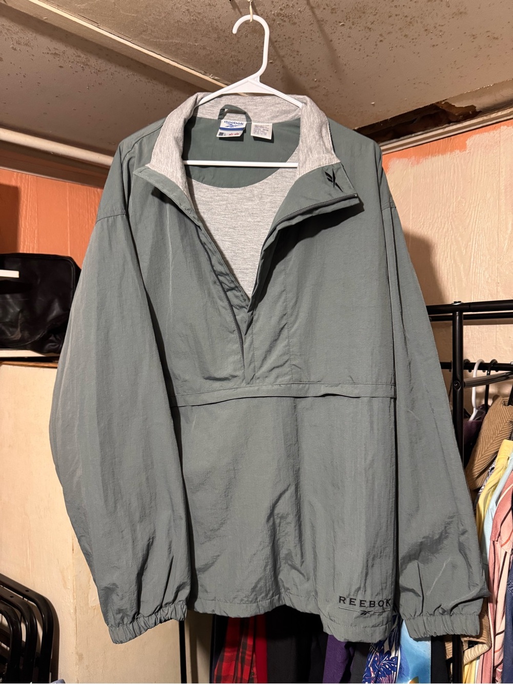 VINTAGE Reebok Jacket Mens Large Black Windbreaker Pullover Lined Anorak